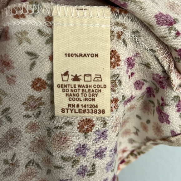 Floral Peplum Ruffle Blouse - Picture 3 of 4